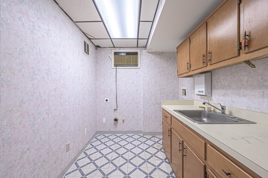 More Photos Of 2406 New Rd, Northfield Office For Sale