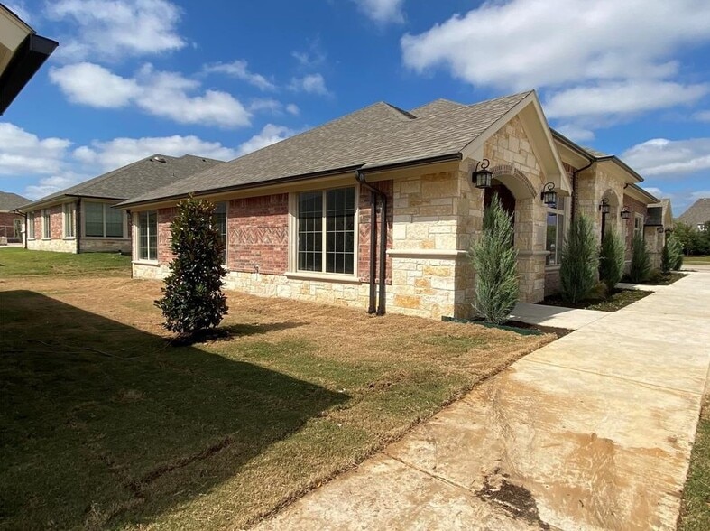 More Photos Of 8751 Collin McKinney Pky, McKinney Office Residential For Lease
