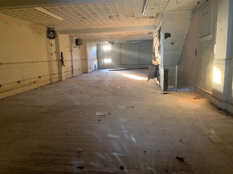 More Photos Of 918 S Broadway, Camden Storefront For Sale