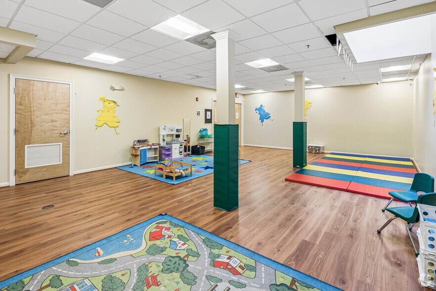 More Photos Of 3538 Moncure Ave, Falls Church Daycare Center For Sale