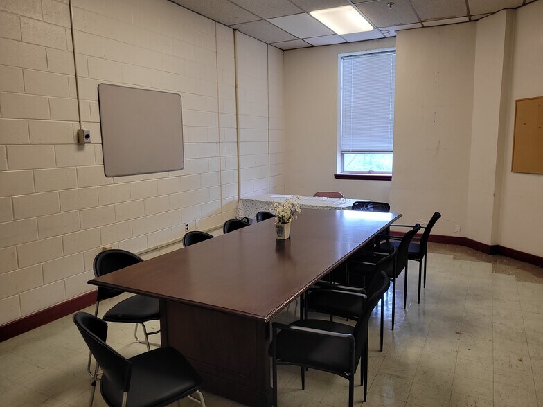 More Photos Of 1315-1337 Windrim Ave, Philadelphia Flex For Sale