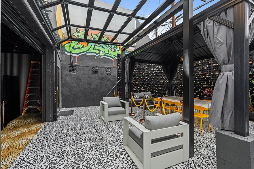 More Photos Of 8687 Venice Blvd, Los Angeles Storefront For Sale