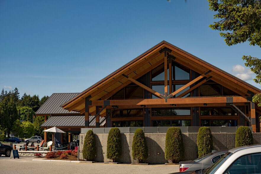 More Photos Of 5755 Cowrie St, Sechelt Storefront For Lease