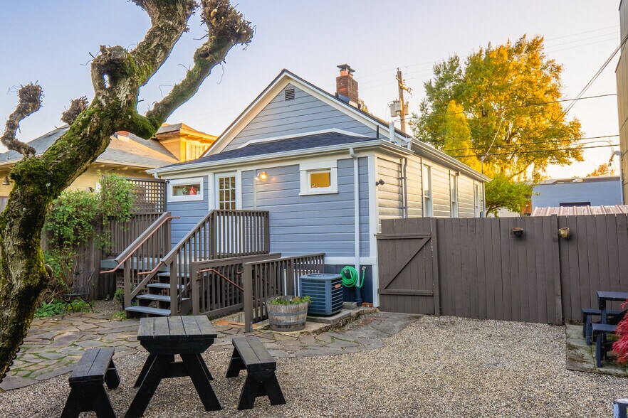 More Photos Of 5011 NE 13th Ave, Portland Office For Sale