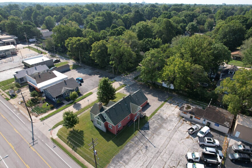 More Photos Of 1484 E Saint Louis St, Springfield Office For Sale