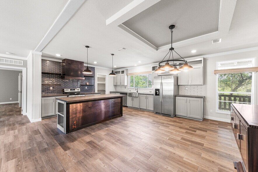 More Photos Of 9130 Rebecca Creek Rd, Spring Branch Specialty For Sale