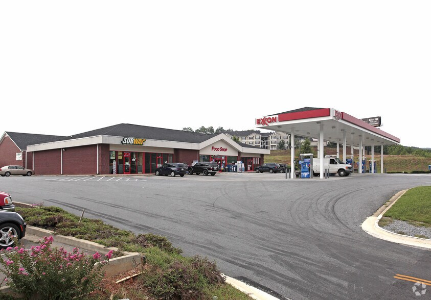 More Photos Of 5698-5702 Highway 20, Cartersville Service Station For Lease