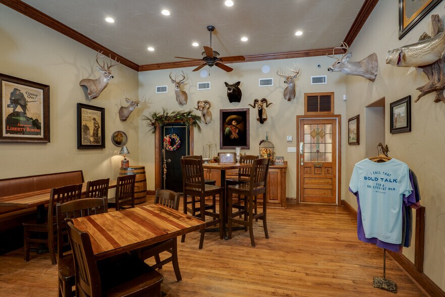 More Photos Of 109 N Main St, Henrietta Specialty For Sale