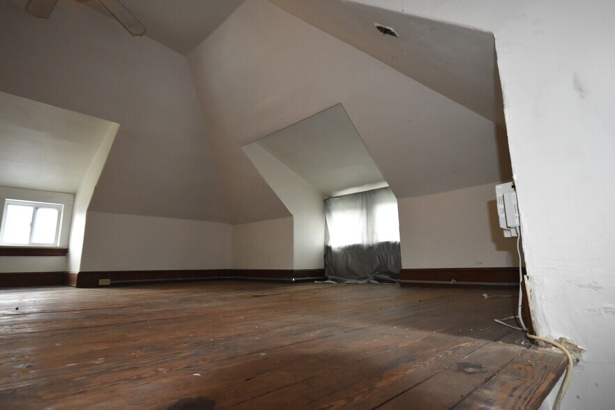 More Photos Of 309 White Horse Pike, Haddon Heights Office For Sale