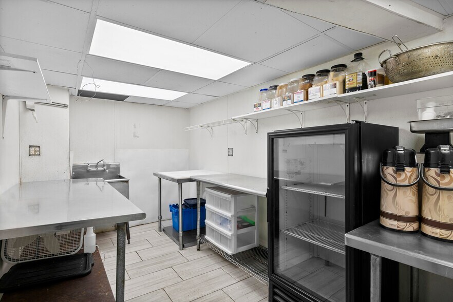 More Photos Of 367 Delaware Ave, Delmar Bar For Sale
