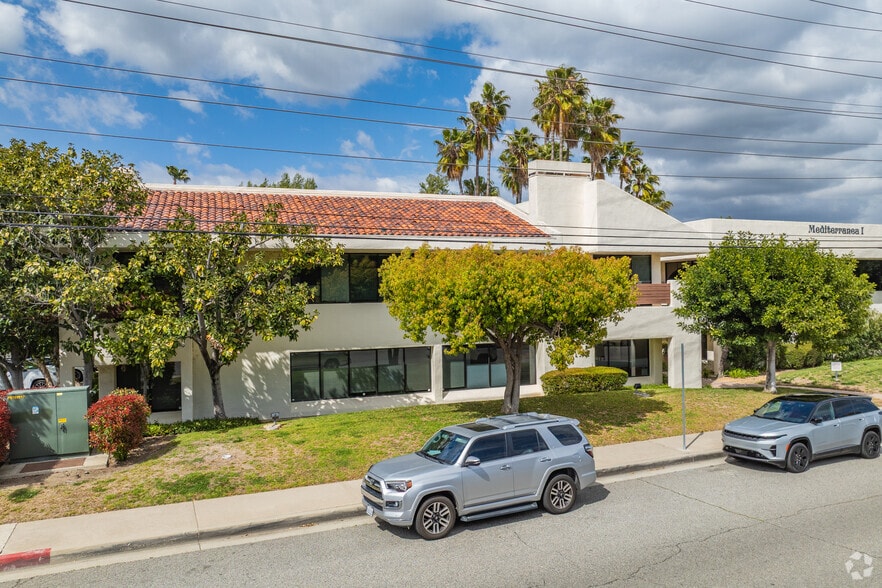 More Photos Of 30423 Canwood St, Agoura Hills Office For Sale