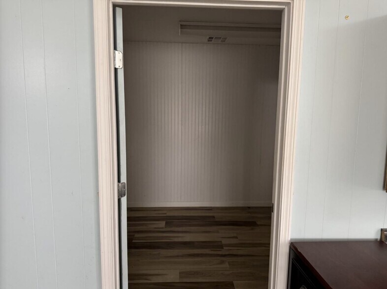 More Photos Of 2124 N 25th St, Waco Medical For Sale