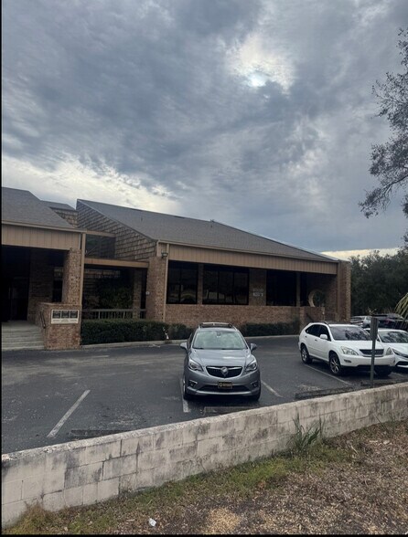 More Photos Of 1204 NW 69th Ter, Gainesville Medical For Sale