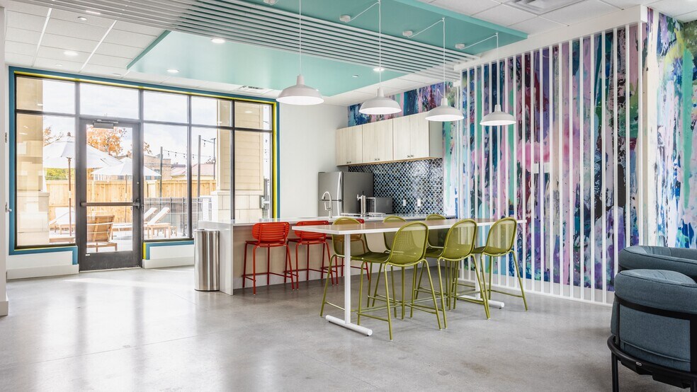 More Photos Of 5829 Madison Rd, Cincinnati Apartments For Lease