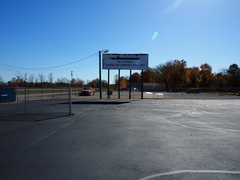 More Photos Of 9430 N Karen Dr, Mooresville Light Distribution For Lease