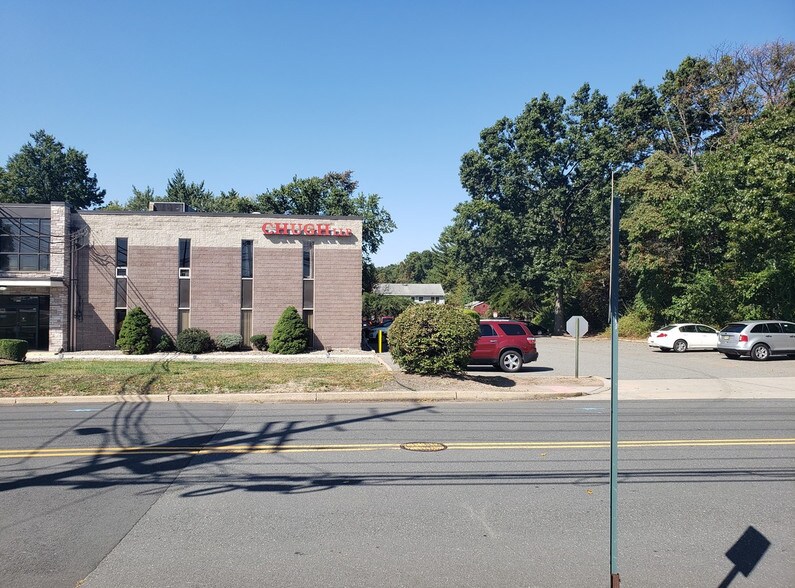 More Photos Of 295 Pierson Ave, Edison Medical For Lease