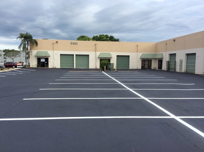 More Photos Of 5431-5441 NW 15th St, Margate Warehouse For Lease