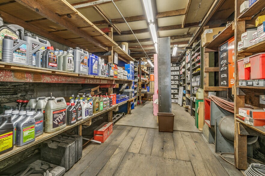 More Photos Of 3610 Lyndale Ave S, Minneapolis Auto Repair For Sale