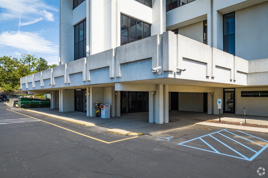 More Photos Of 208 Harristown Rd, Glen Rock Office For Lease