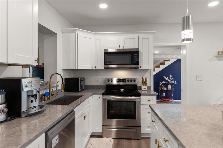 More Photos Of 2306 Cheryl Rd, Largo Service For Sale