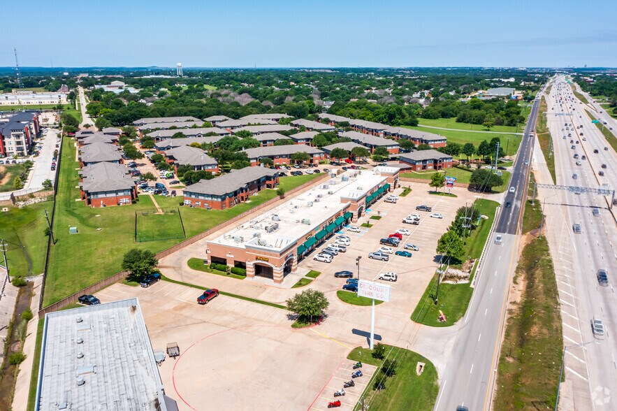 More Photos Of 7650 I-35 E, Corinth Storefront For Lease