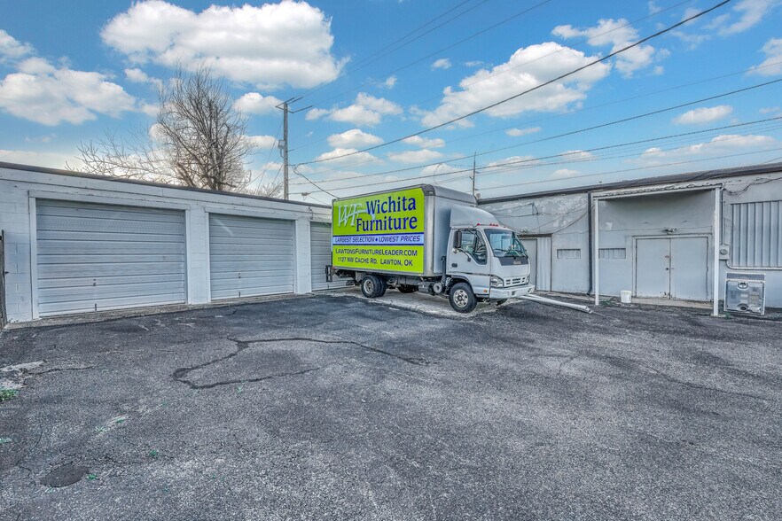More Photos Of 1127 NW Cache Rd, Lawton General Retail For Sale