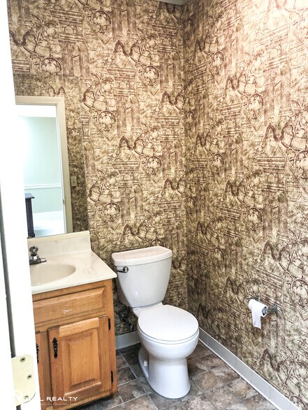 More Photos Of 200 Market Pl, Roswell Office Residential For Lease