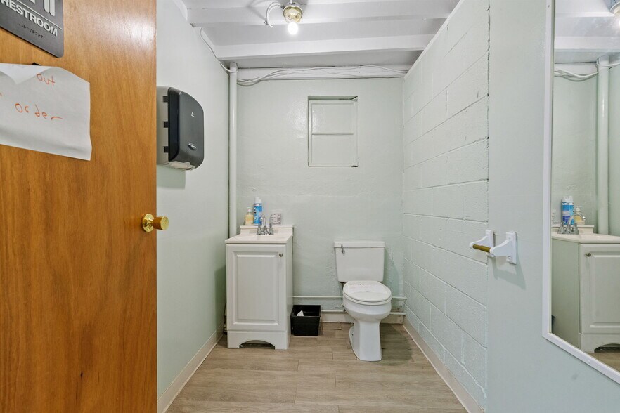 More Photos Of 175-179 Columbia Tpke, Rensselaer Storefront For Sale