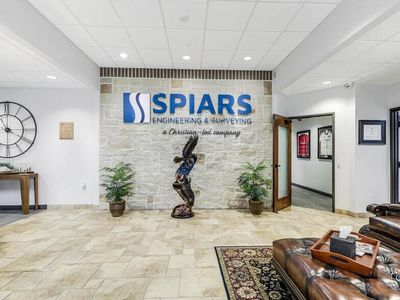 More Photos Of 765 Custer Rd, Plano Office For Sale