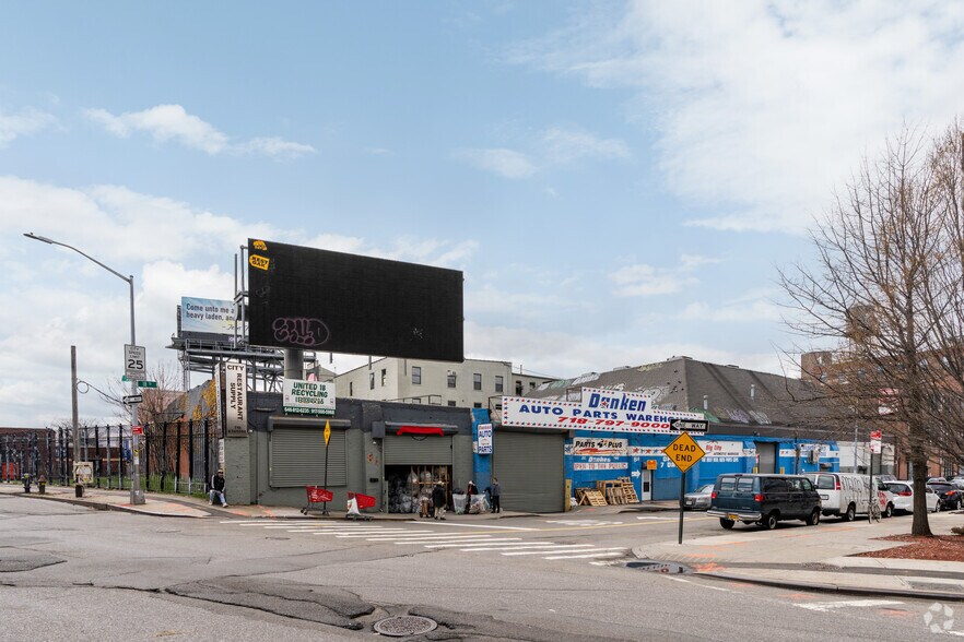 More Photos Of 84 18th St, Brooklyn Warehouse For Lease