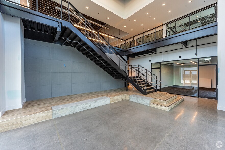 More Photos Of 15010 Don Julian Rd, City Of Industry Manufacturing For Lease