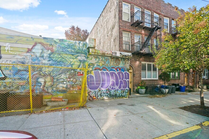 More Photos Of 76 Bushwick Ave, Brooklyn Restaurant For Lease