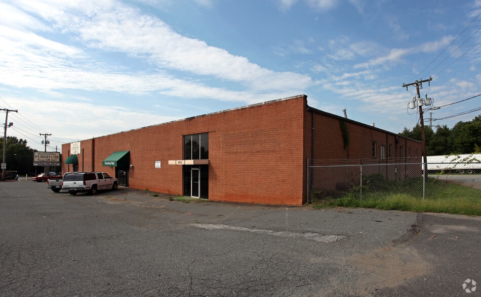 More Photos Of 8616-8620 Monroe Rd, Charlotte Warehouse For Lease