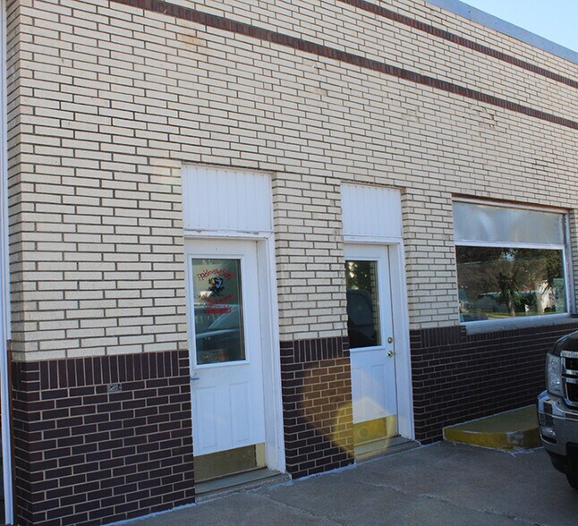 More Photos Of 116 S Commercial Ave, Eagle Grove Industrial For Sale