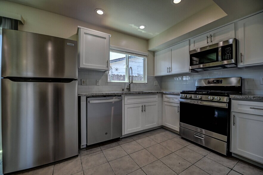 More Photos Of Undisclosed, Costa Mesa Apartments For Sale
