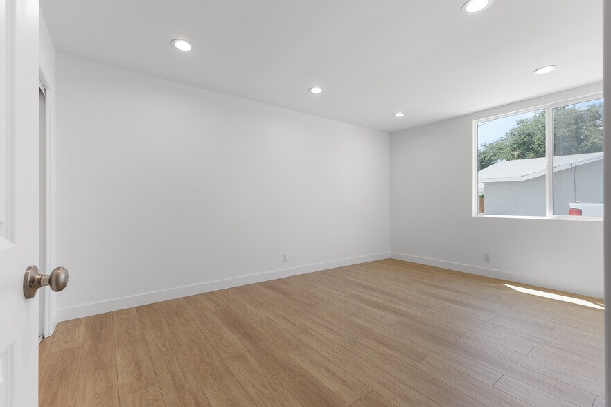 More Photos Of 623 Orange Grove Ave, Glendale Apartments For Sale