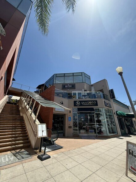 More Photos Of 1025 Prospect St, La Jolla General Retail For Lease