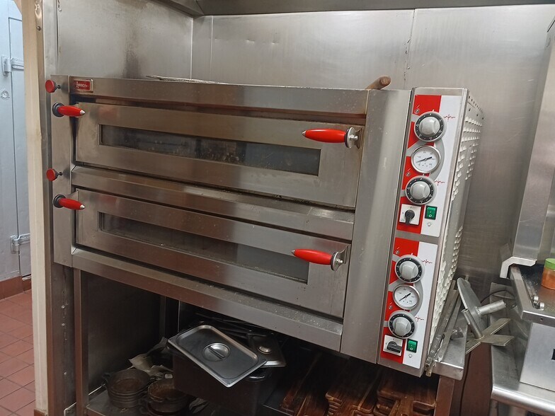 More Photos Of 12225 Westheimer Rd, Houston Freestanding For Lease