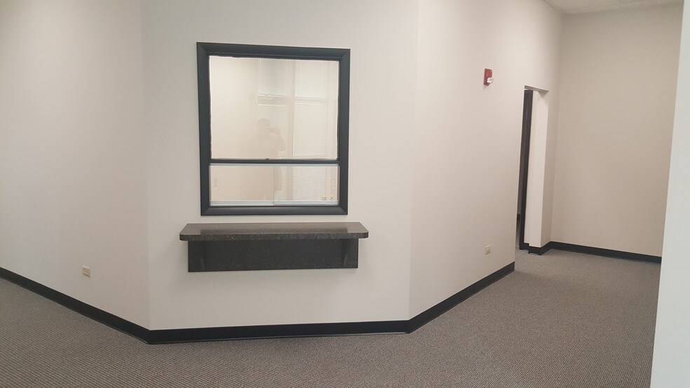 Primary Photo Of 100 N Fairway Dr, Vernon Hills Office For Lease