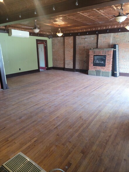 More Photos Of 411 N Salina St, Syracuse Specialty For Sale