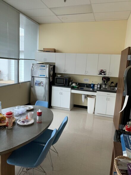 More Photos Of 15-01 Pollitt Dr, Fair Lawn Light Distribution For Lease