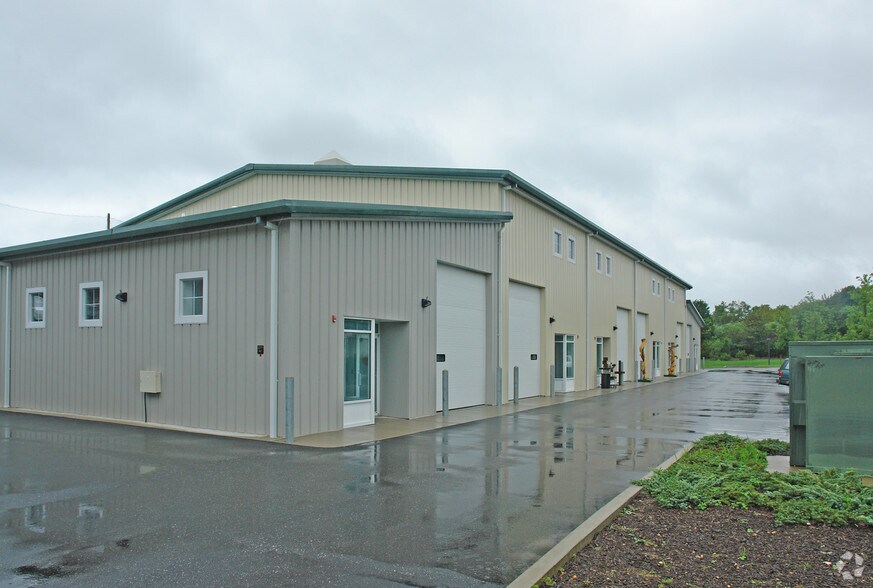 More Photos Of 1 Leecon Ct, Southampton Warehouse For Lease