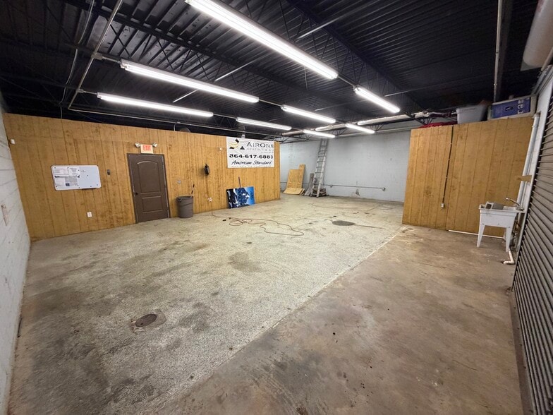 More Photos Of 3499 E River St, Anderson Convenience Store For Sale