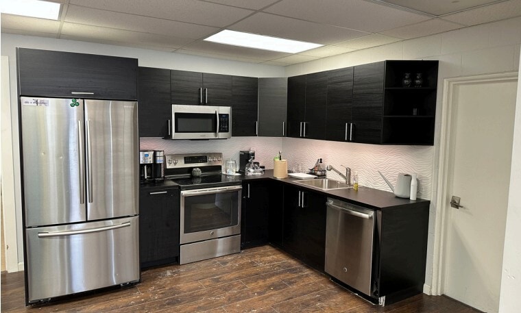 More Photos Of 10 Lowell Ave, Winchester Warehouse For Lease