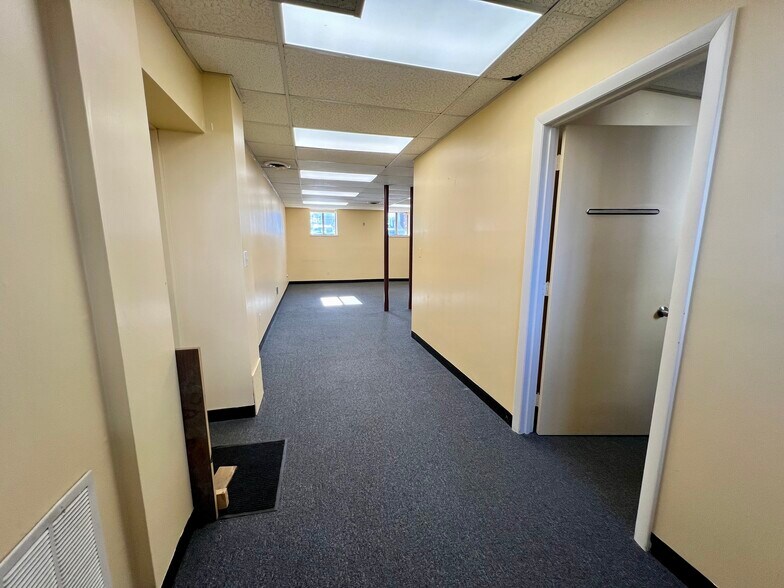 More Photos Of 41 Main St, Florence Loft Creative Space For Lease