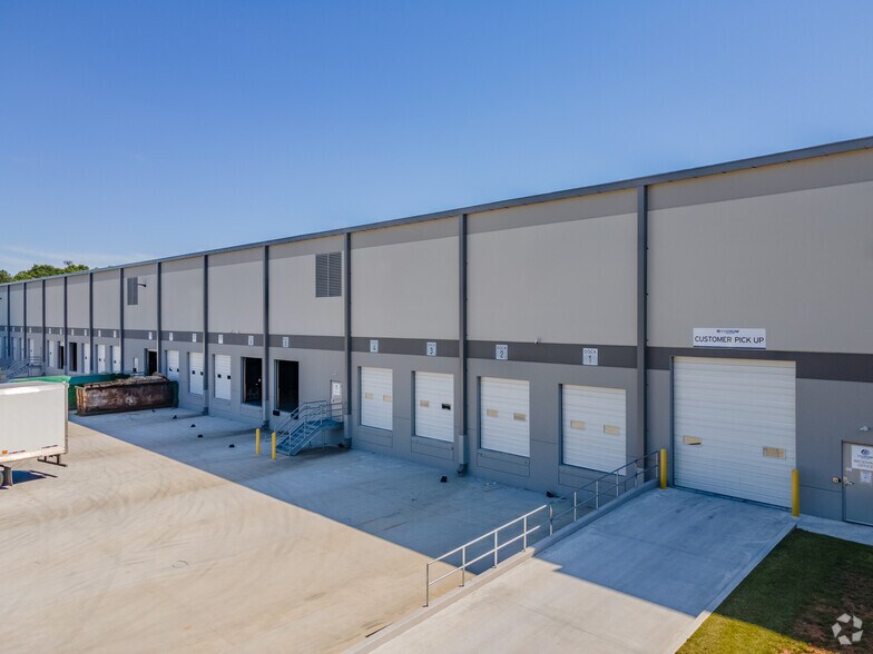 More Photos Of 12101 Harland Dr, Covington Warehouse For Lease