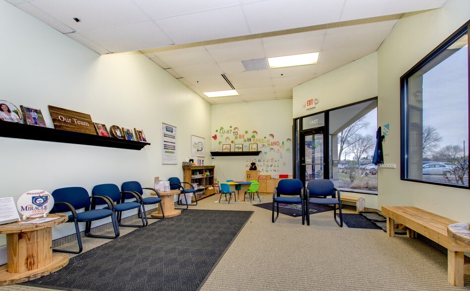 More Photos Of 7201-7245 University Ave NE, Fridley Medical For Lease