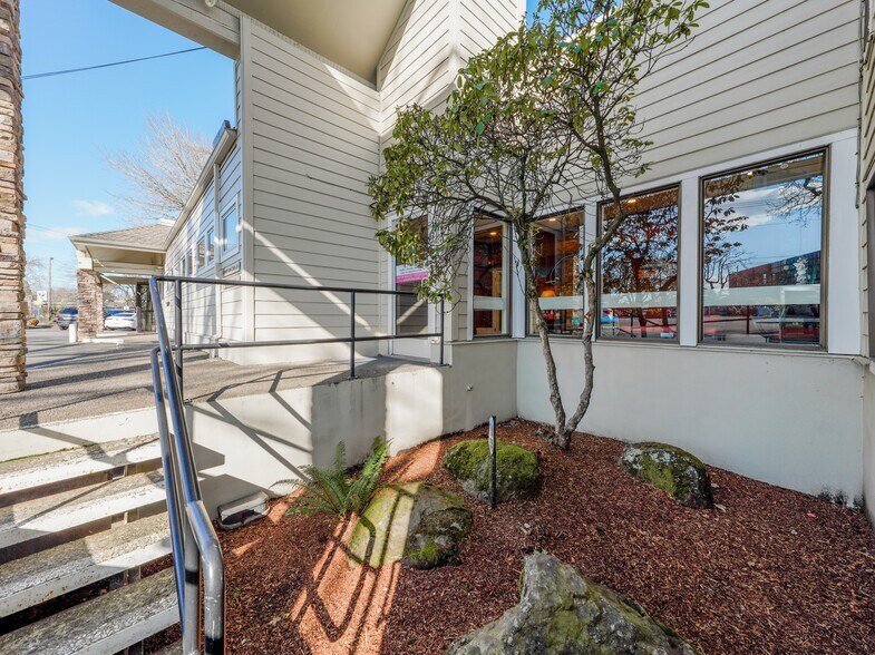 More Photos Of 620-660 12th St SE, Salem Medical For Lease