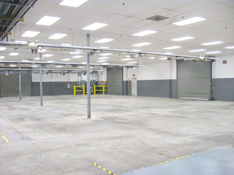 More Photos Of 1328 Scott St, Petaluma Warehouse For Lease