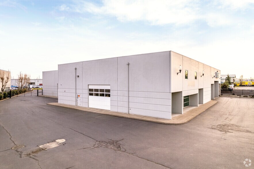 More Photos Of 3535 Del Webb Ave NE, Salem Warehouse For Lease